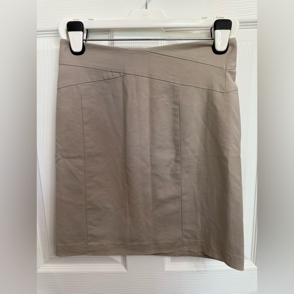 Banana Republic Light Tan Beige Knee-Length Pencil Skirt 4 Criss Cross Waist - Picture 1 of 6